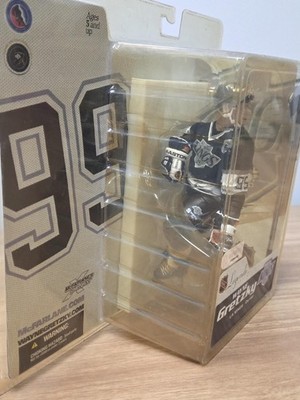 Vintage Los Angeles Kings Action Figure NHL Wayne Gretzky Legends