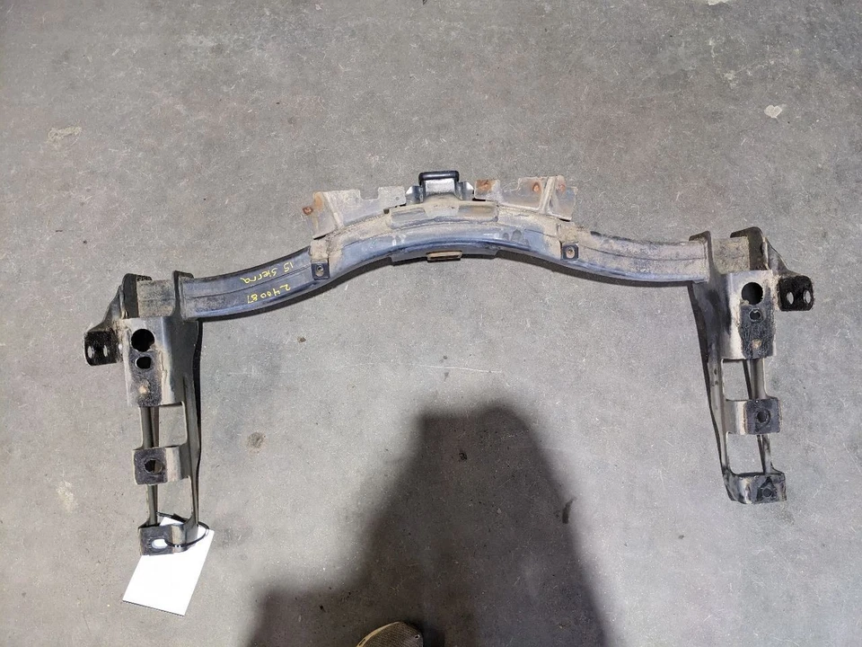 GMC Sierra 1500 Silverado 1500 Rear Trailer Tow Hitch Bar w/ Plug 2014-2 1174254 - Image 4 of 4