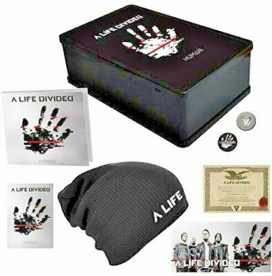 A Life Divided - Human Ltd. Boxset SIGNED Autogrammkarte + Beanie + Sticker NEU