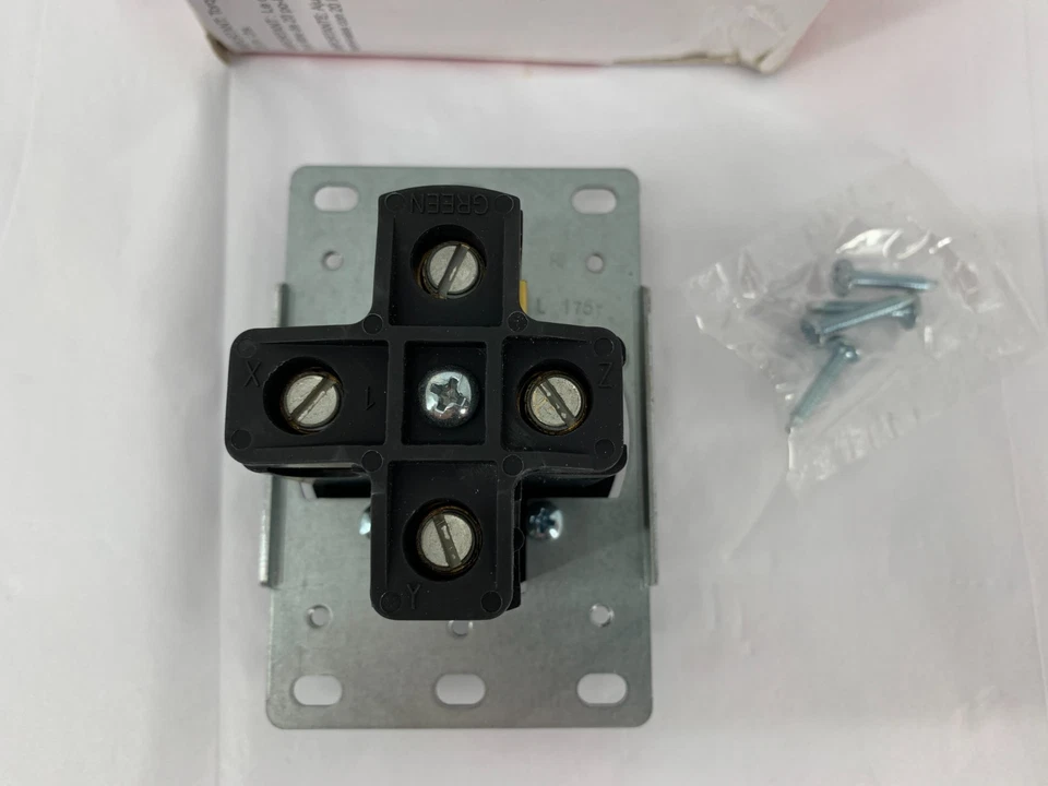 Pass & Seymour 5750 50A 250V 15-50R Straight Blade Single Flush Receptacle 3P 4W - Image 4 of 4