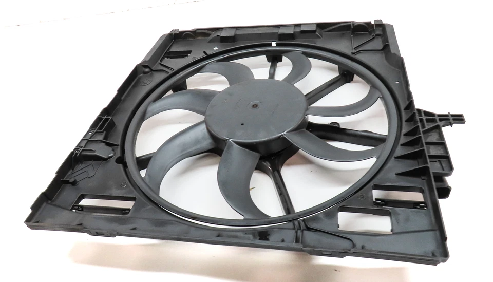 BMW X5 (E70) 2007-2010 ventilador radiador motor con cubierta (600 vatios) Foto 4 de 4