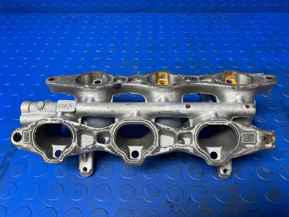 Dodge Mitsubishi 3,0 L 6 cilindros colector de admisión inferior entrada OEM MD354398 Foto 4 de 4