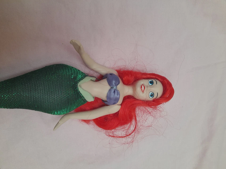 POUPEE DISNEY EN PORCELAINE SIRENE ARIEL LA PETITE SIRENE 24 CM - Photo 4/4