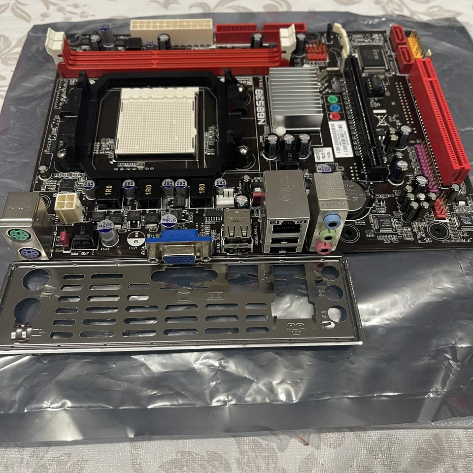 Biostar N68S3B NVIDIA MCP68S Socket AM3 AMD DDR3 95W WIN7 Micro ATX Motherboard - Image 2 of 4