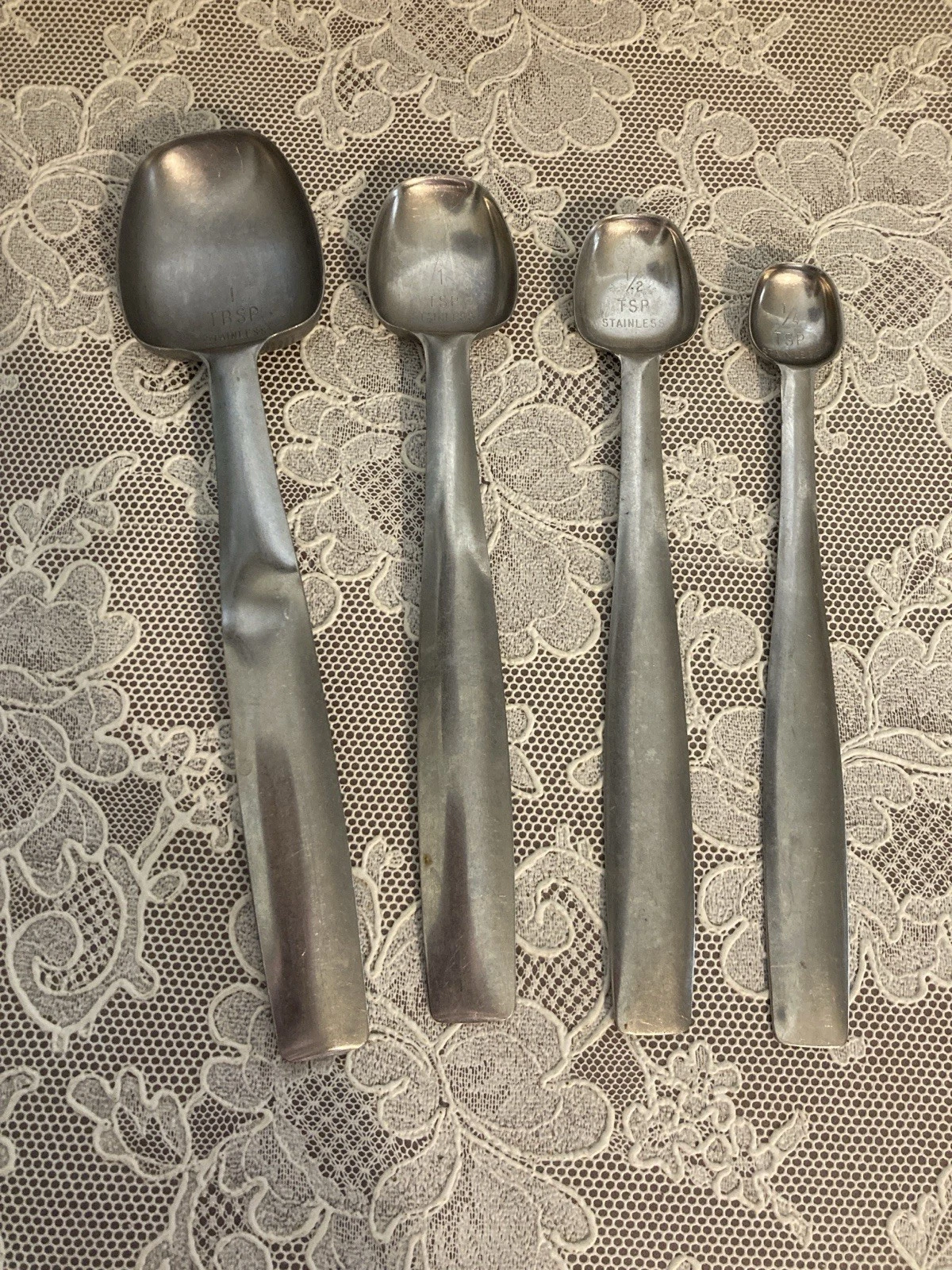 Vintage Foley Stainless Steel Long Handle Measuring Spoons Tbsp Tsp Set Lot of 4
Opens in a new wind