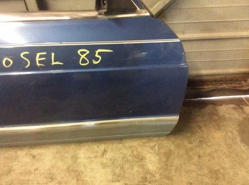 81 82 83 84 85 MERCEDES BENZ 300D 300SD FRONT RIGHT DOOR SHELL | BLUE Foto 3 de 4