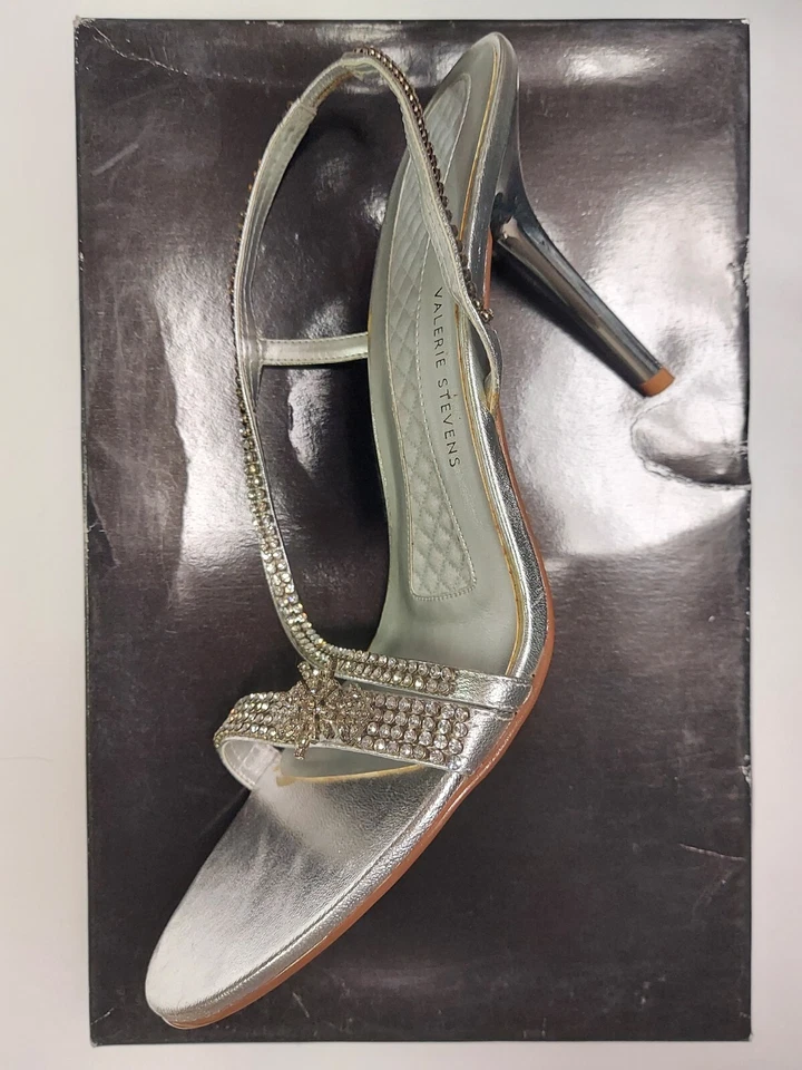 VALERIE STEVENS Rosa 2 银色透明水钻绑带凉鞋 3 英寸跟 9.5  — 第 3/4 张图片