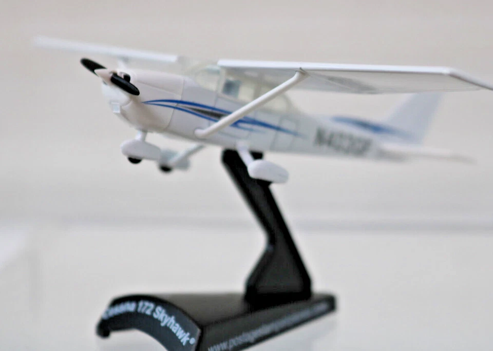 Cessna 172 Skyhawk 1:87 Scale 4 Seat 1955 PS5603-2 Daron Same Day Shipping - Image 3 of 4