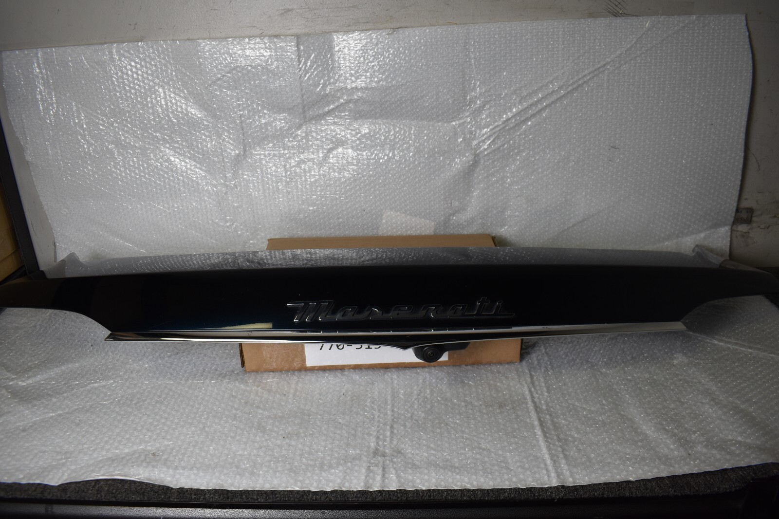 MASERATI LEVANTE REAR TAILGATE PANEL 2017-2020 OEM 670042733