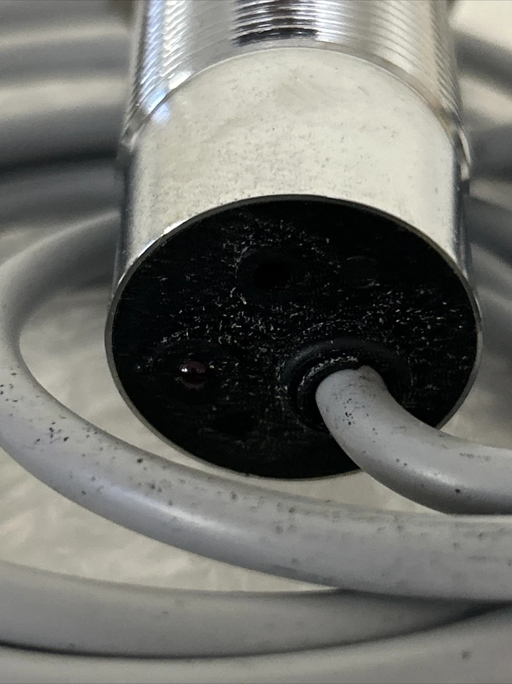 TURCK PROXIMITY SWITCH SENSOR BC10-M30-AZ3X 20..250 VAC - Image 4 of 4