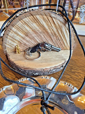 Schlüsselanhänger/Halsschmuck Revolver 357 Magnum