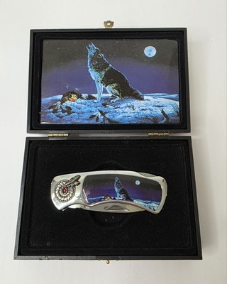 Wolf Howling at Moon Collectors Folding Pocket Knife Stainless Steel Blade W/Box