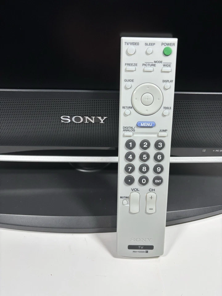 SONY Bravia 26” TV KDL-26S2010 + Remote Control LCD VGA PC Input Retro Gaming 🔥 - Image 3 of 4