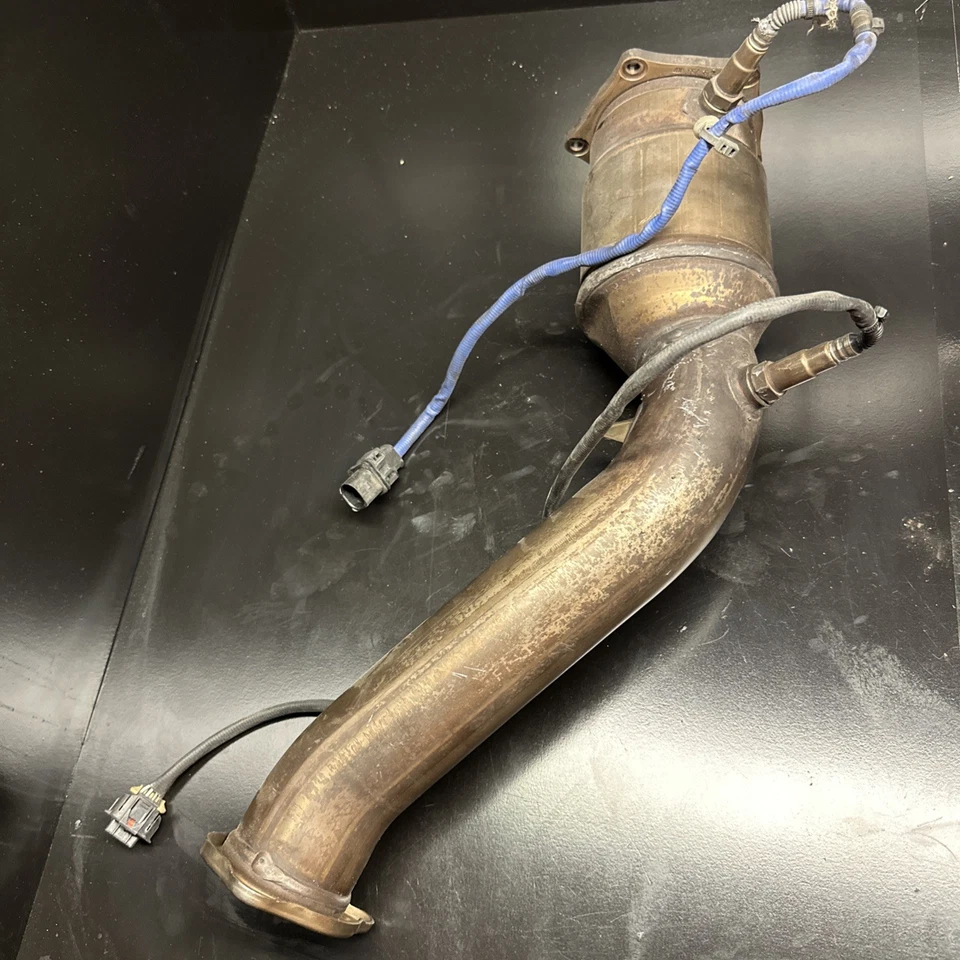 11-14 Porsche Cayenne 958 Turbo  Front Engine Exhaust Downpipe Left - Image 3 of 4