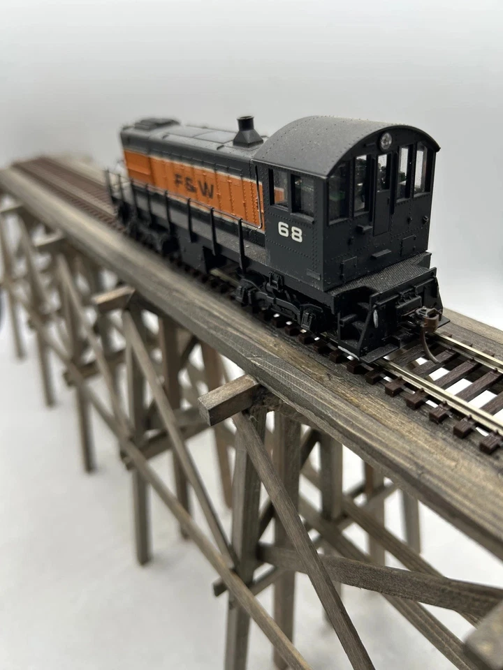 Alco S2 Switcher Diesel Locomotive by Atlas NOS IN BOX  - Image 2 of 4