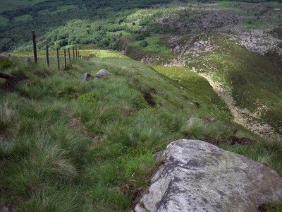 Foto A2 Wildschweinclough Crowden\/SK0799 Route den Wildschweinclough hinunter. one c2016
