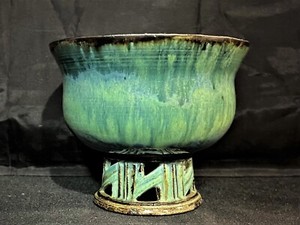 LINN PHELAN STUDIO ART POTTERY PEDESTAL BOWL LINNWOOD ALFRED NY RETICULATED 1952