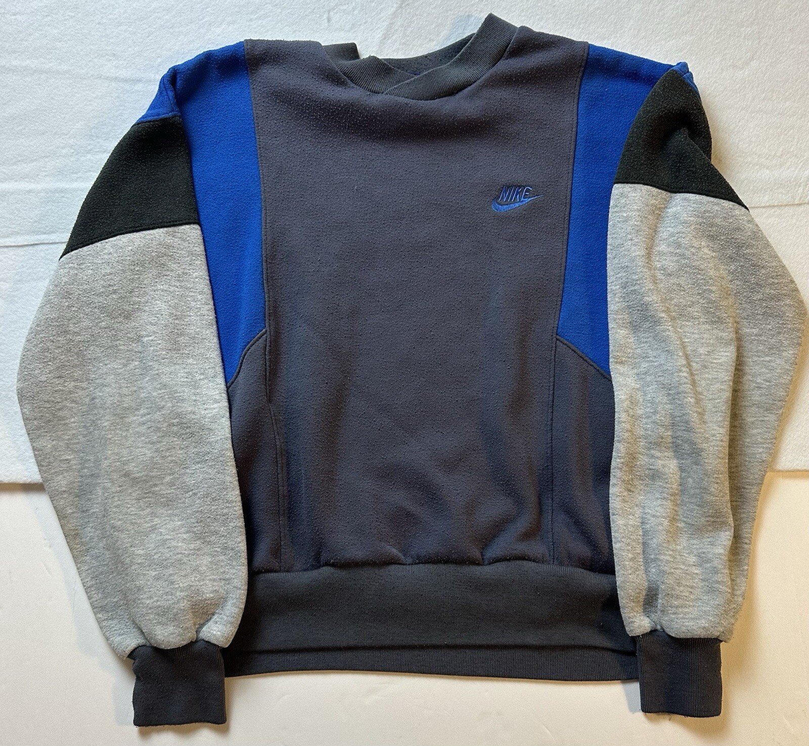 Vintage 80's Nike BLUE Tag gray blue black Pocket Sweatshirt  Size M
