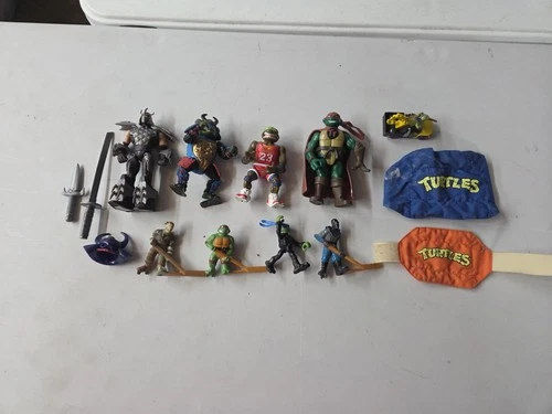 Vintage Ninja Turtles Action Figure Lot TMNT & 3 Bonus Action Figures 2 Weapons