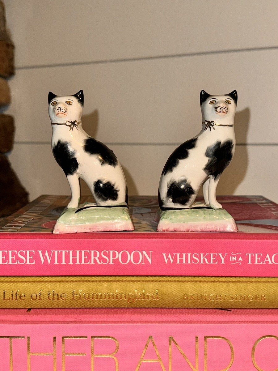 ANTIQUE PAIR STAFFORDSHIRE POTTERY SEATED CAT ON PILLOW FIGURE 
