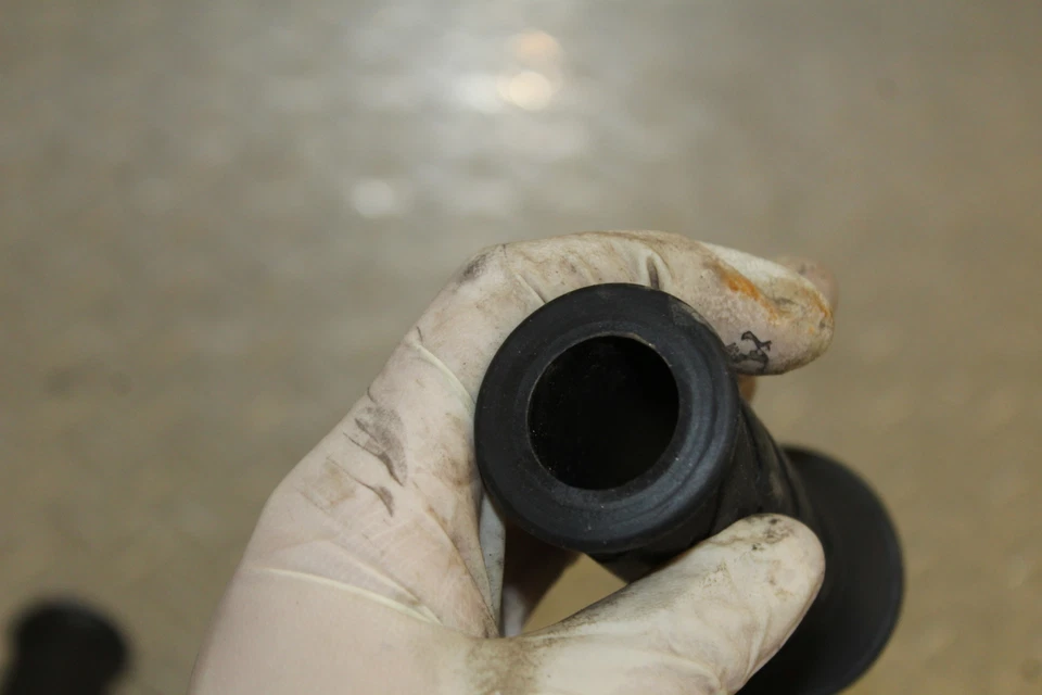 1993 SUZUKI GS500E ПРАВЫЙ ЛЕВЫЙ ЗАЖИМ РУЛЬ РУЧКИ ПАРА КОМПЛЕКТ - Изображение 4 из 4