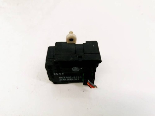 Volkswagen Phaeton 2006 Heater Vent Flap Control Actuator Motor 3D #1725103-72