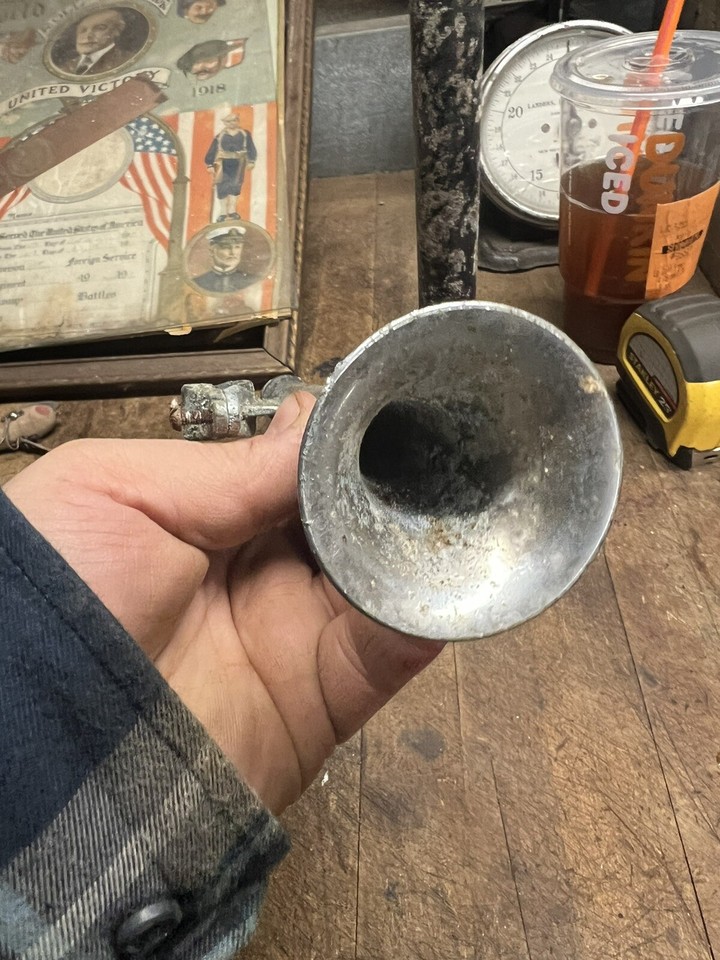 Vintage Old Yoder Los Angeles Bicycle Trumpet Horn Metal Mount Bracket