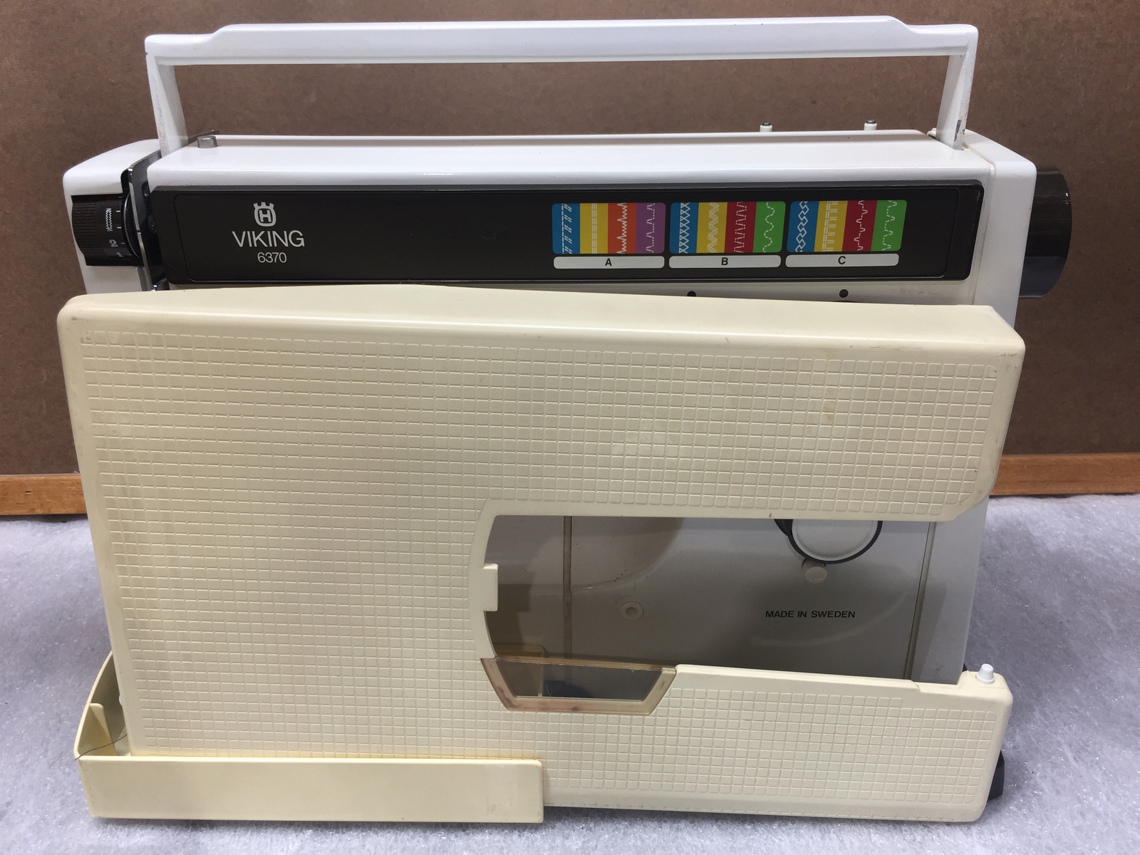 VINTAGE HUSQVARNA VIKING 6370 - SEWING MACHINE WITH HARD CASING AND ...