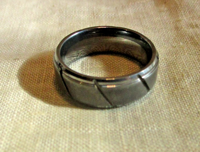 Ring Band Line Design  Silvertone Size 10