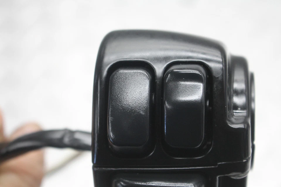 2003 HARLEY-DAVIDSON DYNA WIDE GLIDE ANIVERSÁRIO FXDWG INTERRUPTOR DE BARRA DIREITA E TUBO - Imagem 4 de 4