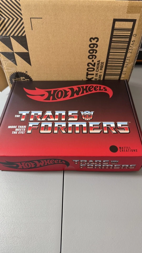 Hot Wheels Transformers Optimus Prime Mattel Creations Exclusive - Image 3 of 3