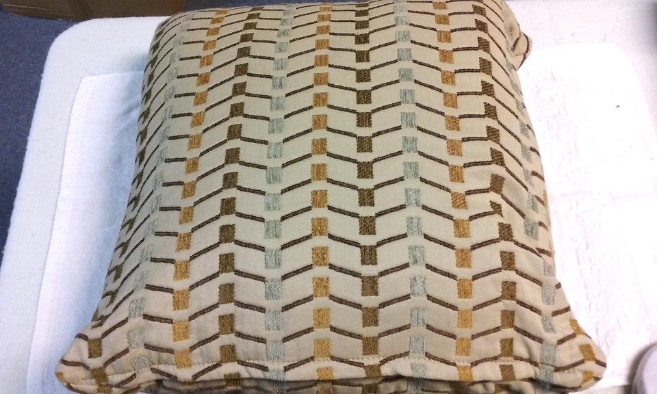 2 Almohadas Marrón Patrón Geométrico 16"x16 con Cierre de Cremallera Foto 2 de 4