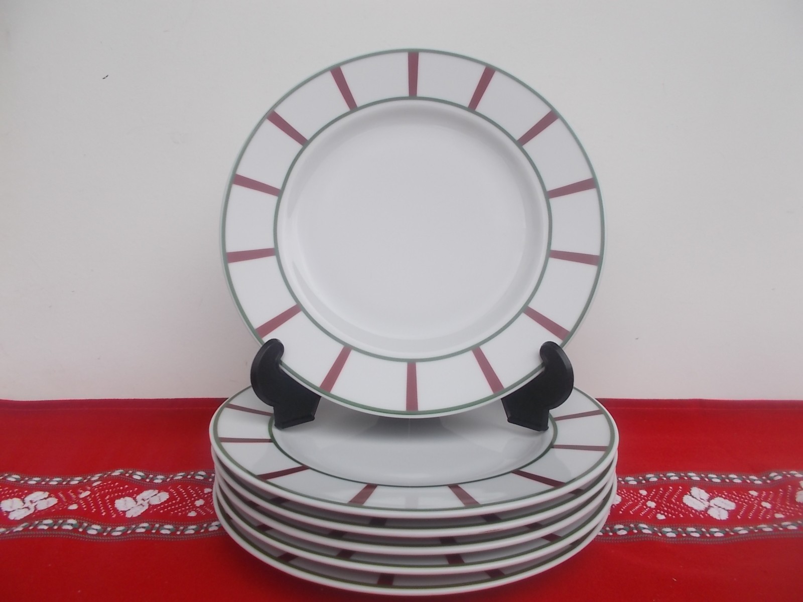 Assiettes dessert basque pour vos repas de famille, lot de 6 pièces en faïence verte et rouge