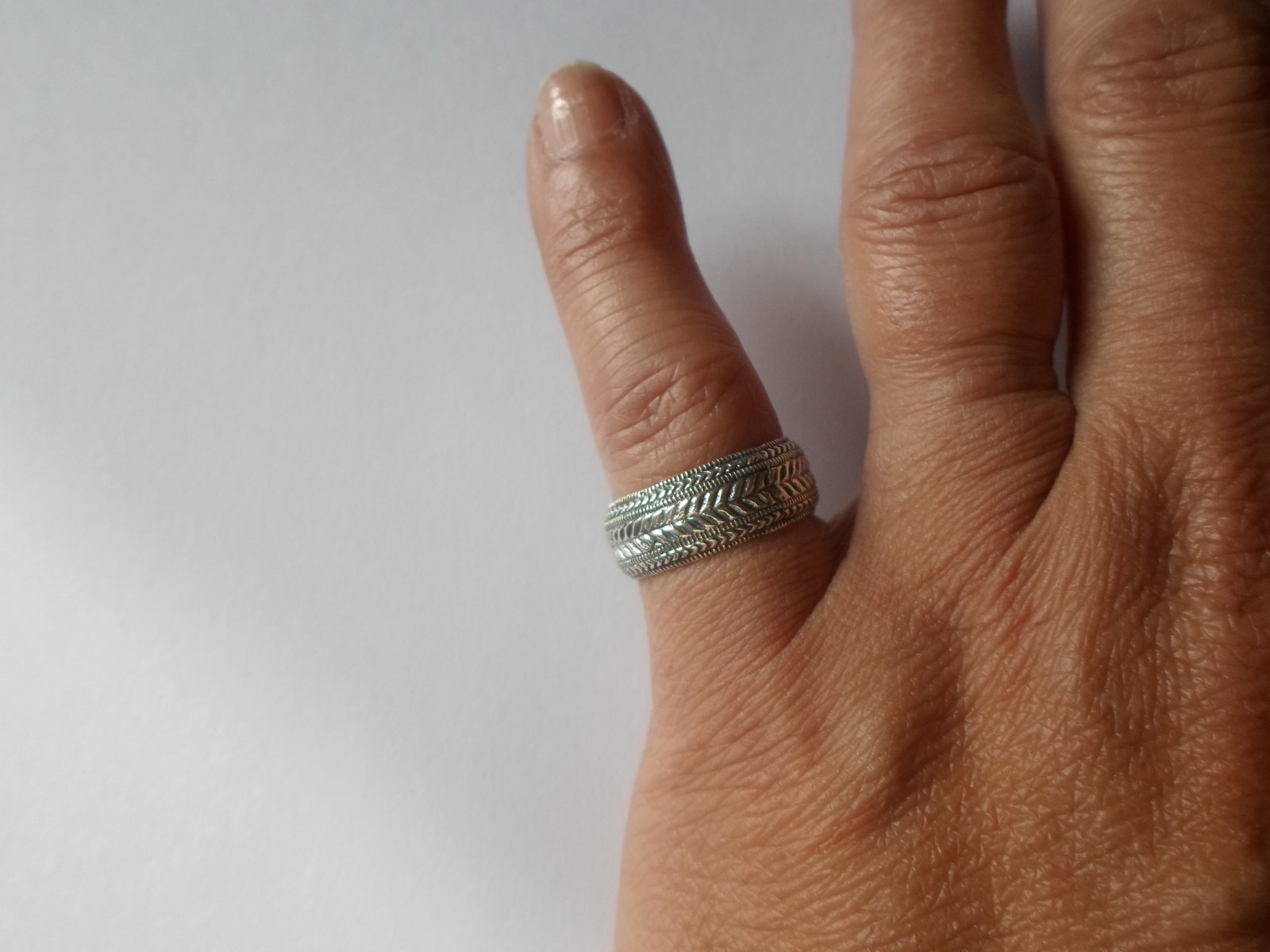 solid silver ring, chiseled ring, size 53 - image 5