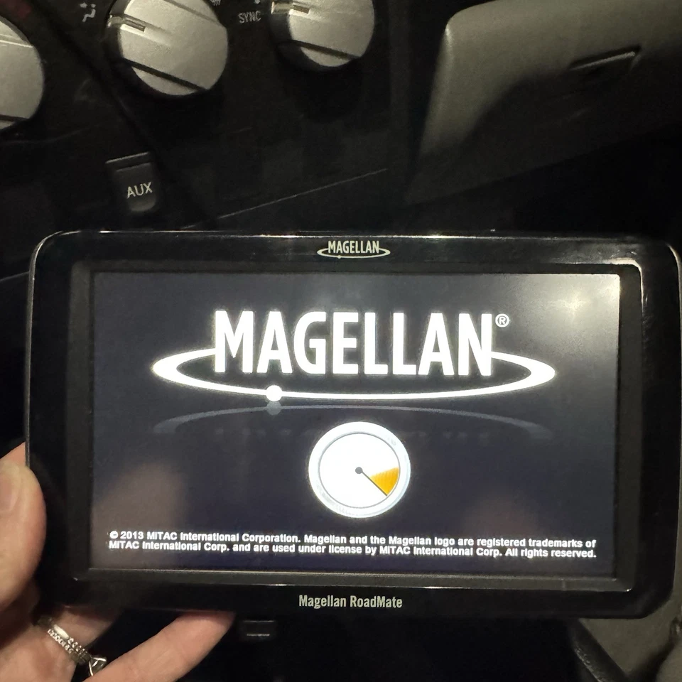 Magellan RoadMate RV9365T-LMB GPS Unit with Power Supply Password Works - Image 2 of 4