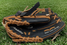 Franklin YOUTH Baseball Glove Ready to Play Child T-Ball 4809 9.5" RHT