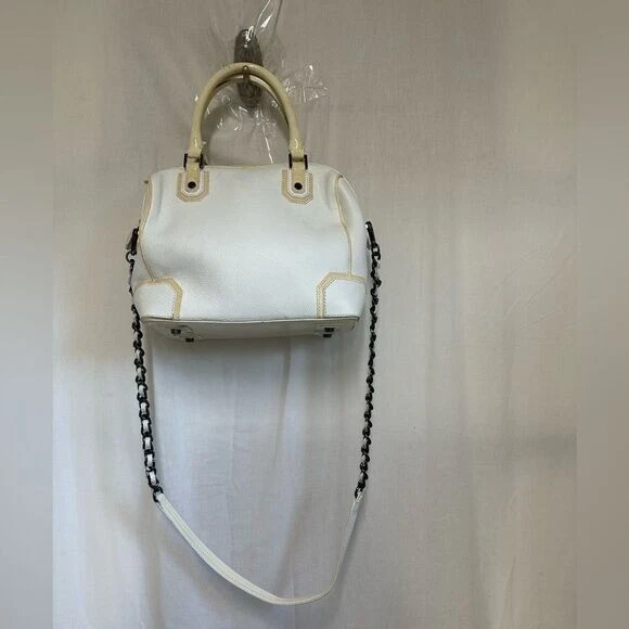 Bolso Bandolera Alice + Olivia Olivia Cuero de Vaca Guijarro Blanco Crema Foto 2 de 4
