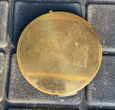 Vintage STRATTON BRAND POWDER COMPACT -1970's