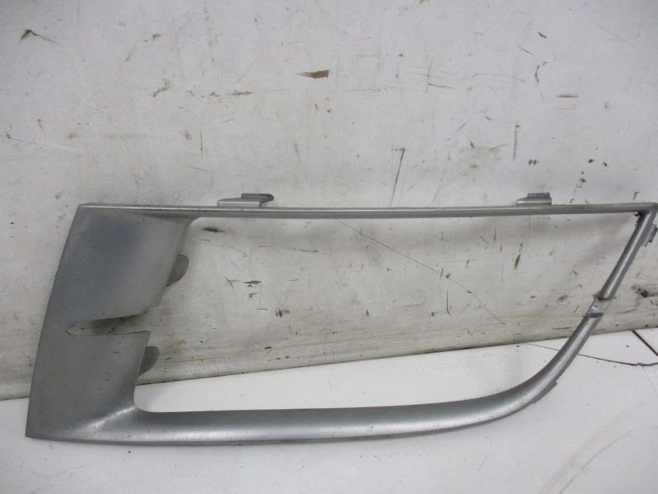 Cubierta de embellecedor luces antiniebla izquierda 2 piezas Se adapta a Mazda 6 Hatchback Foto 2 de 4