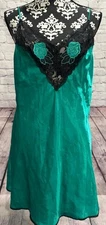VTG 80’s Val Mode Women’s Green Satin Black Laced Roses Embroidered Slip Dress L