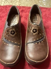 GA2 L'ARTISTE Spring Step Burbank Brown Clog Women Sz 38 7.5 Leather Floral Shoe