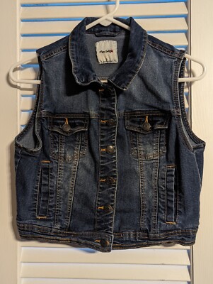 Women's Miss Selfie Large Denim Jean Vest Very Cute