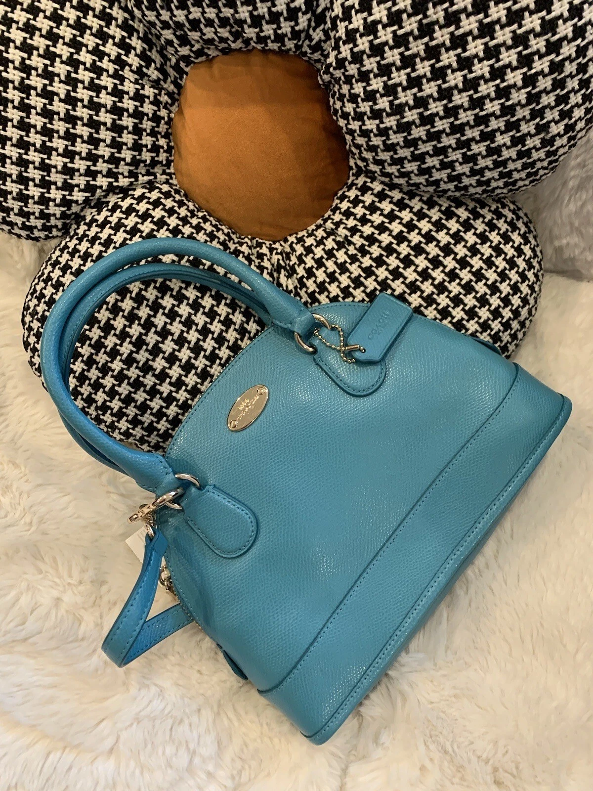 NUOVA BORSA A CUPOLA COACH AUTENTICA IN PELLE A GRANA INCROCIATA MINI CORA F34090