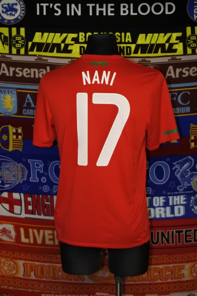 4.5/5 Portugal adults S 2010 #17 Nani football shirt jersey trikot