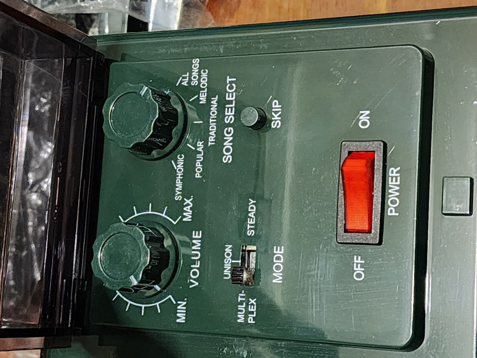 Mr Christmas Deluxe Lights and Sounds of Outdoor Musical Light Show