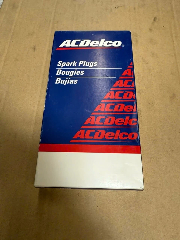 NEW ACDelco Spark Plugs Set of 8 R44LTSM6 Buick Chevy GMC Olds Pontiac 1993-2007 - Image 2 of 2