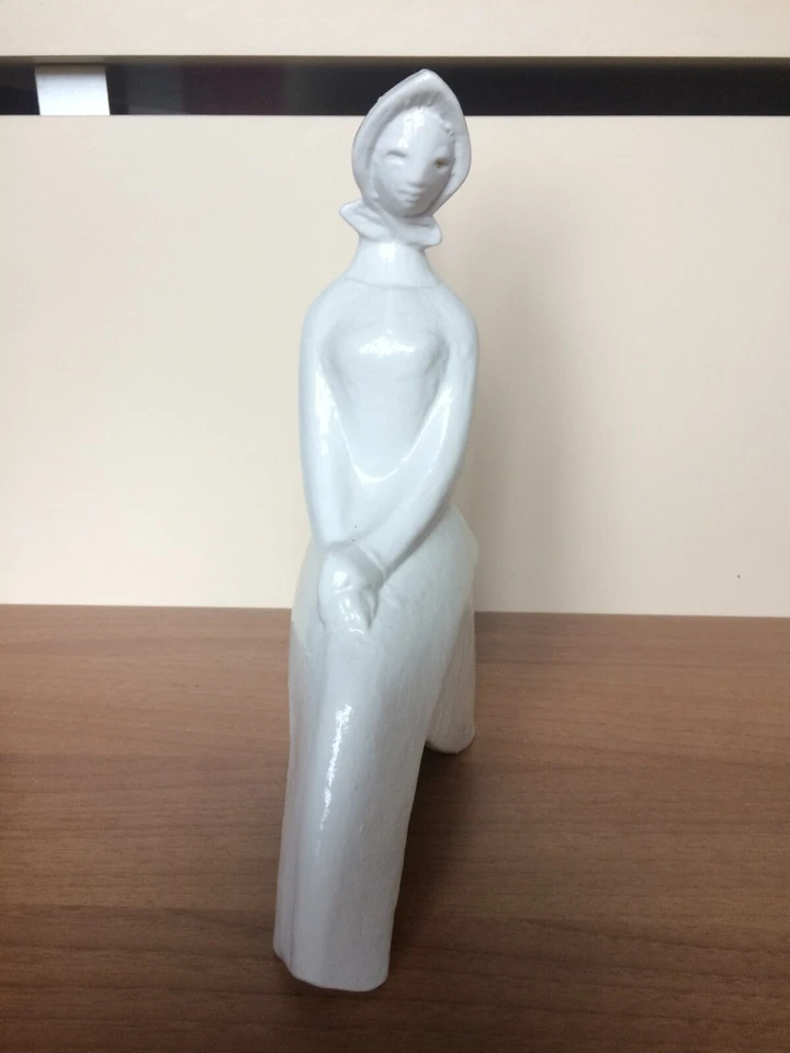 dama ceramica anni 30 statuina monaca - Immagine 2 di 4