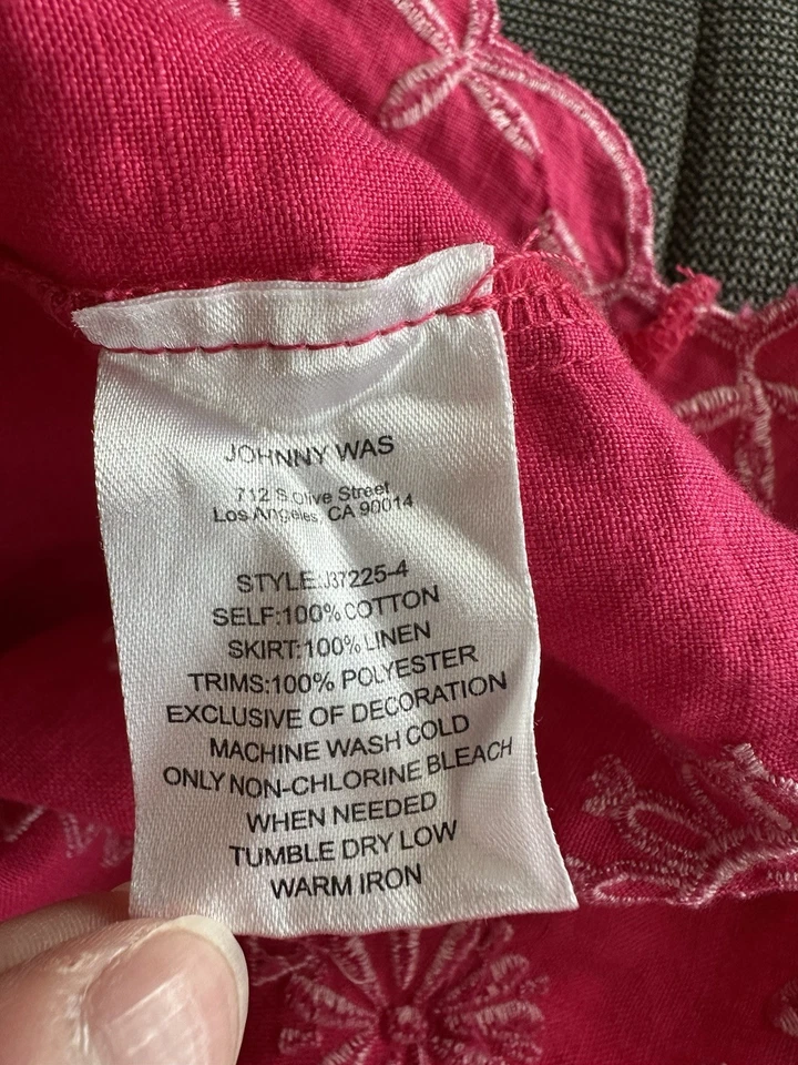 Vestido Johnny Was Rosa Brillante Con Bordado Blanco Y Bolsillos, Talla M, $80 Foto 3 de 3