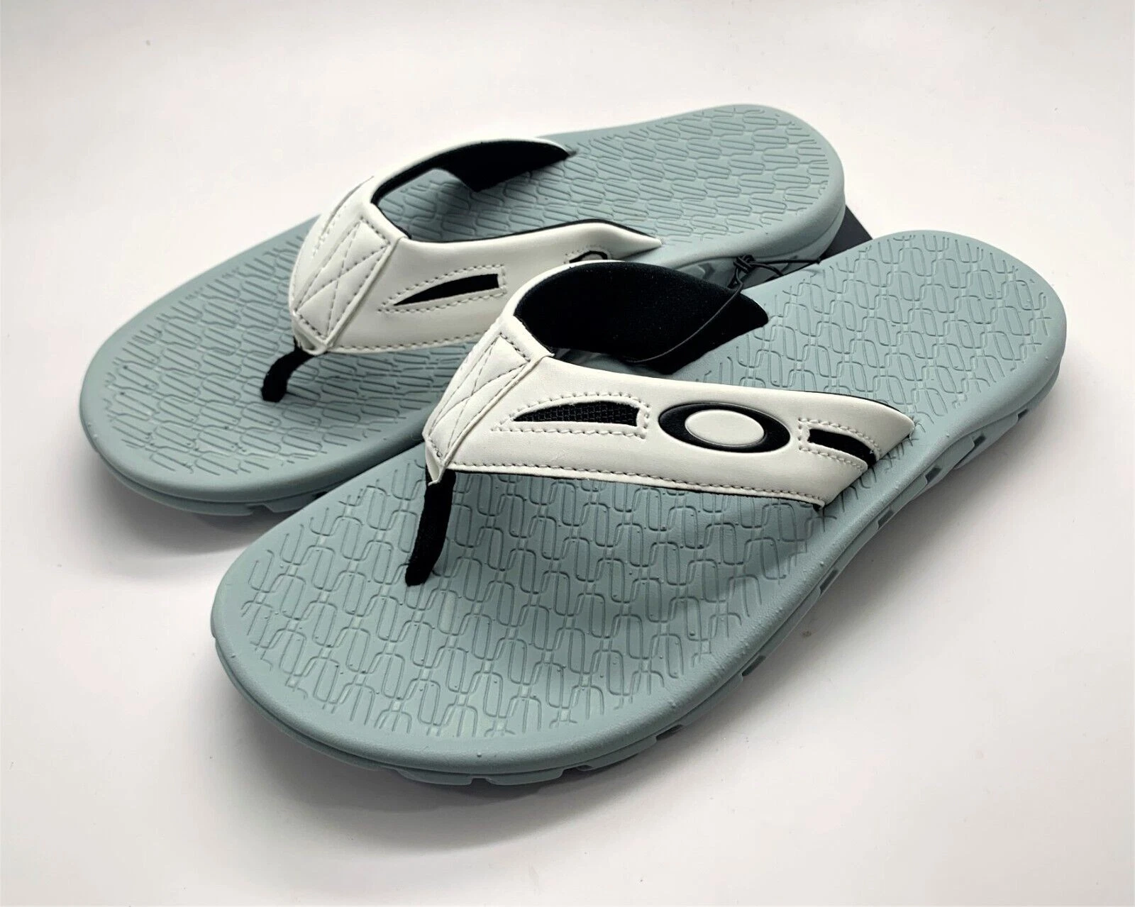 Oakley Operative Sandals 2.0 Men's Special Edition Flip Flops - 13477-9GE
Opens in a new window or t