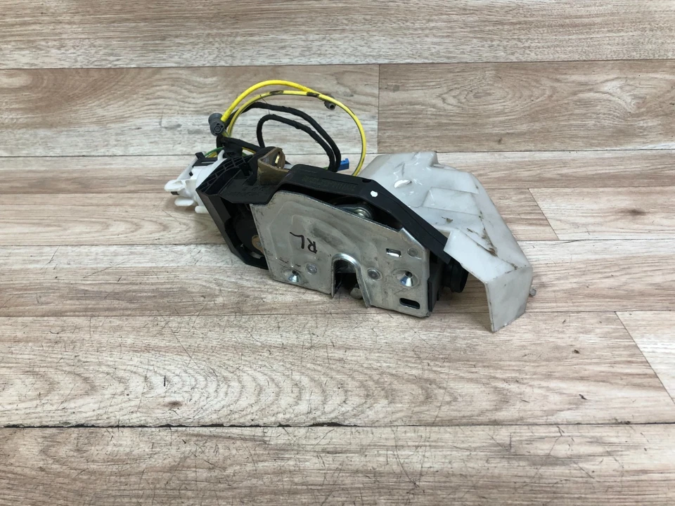 MERCEDES BENZ OEM W220 S430 S500 PUERTA TRASERA LADO CONDUCTOR ACTUADOR CIERRE Foto 4 de 4